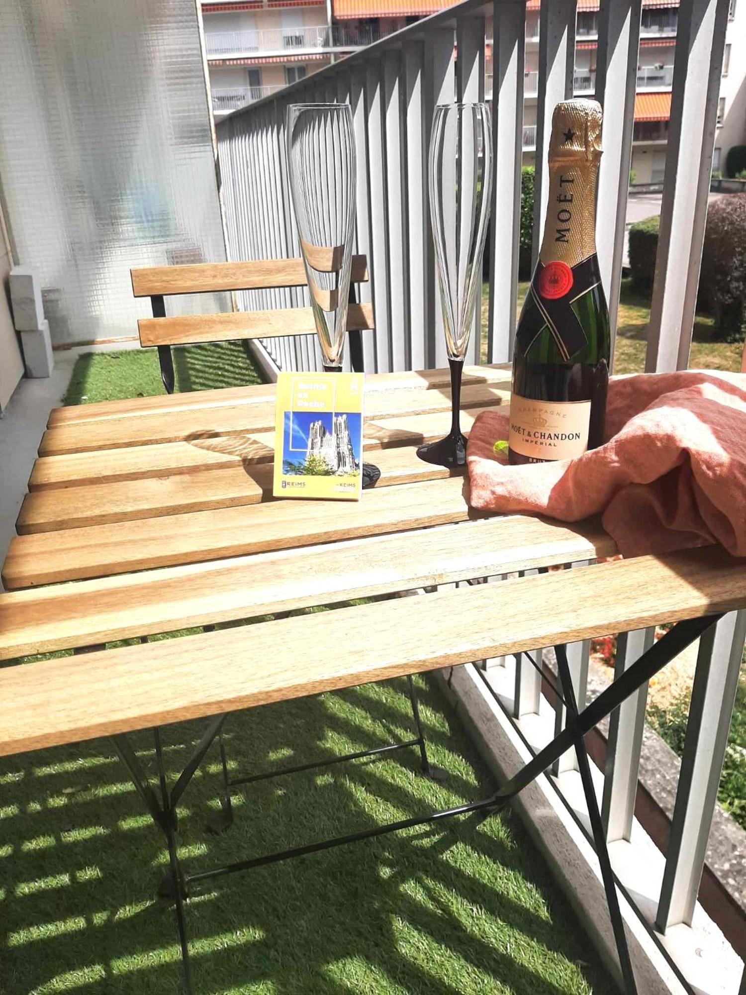 Au Havre Des Sacres - Balcon - Proximite Centre Apartment Reims Ngoại thất bức ảnh
